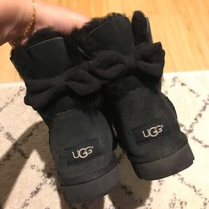 UGG mini brigette now black US7